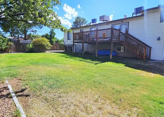 Hot Tub, 2 Bedroom, Kitchen, Washer-dryer, Lower Holiday home