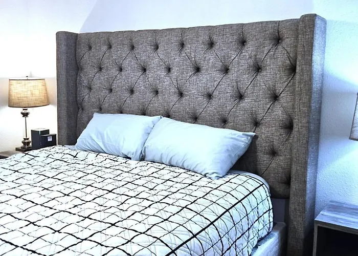 Hot Tub, 2 Bedroom, Kitchen, Washer-dryer, Lower Holiday home